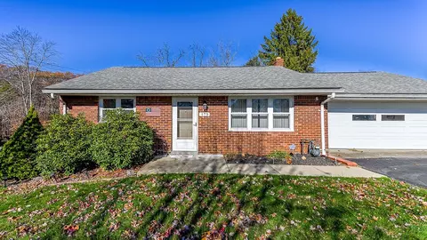 173 Center Grange Rd, Aliquippa, PA 15001