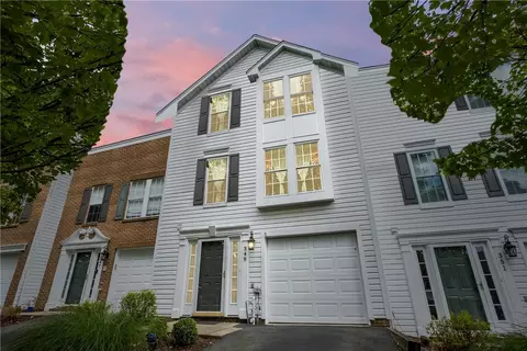 349 Murrays Ln, Pittsburgh, PA 15234