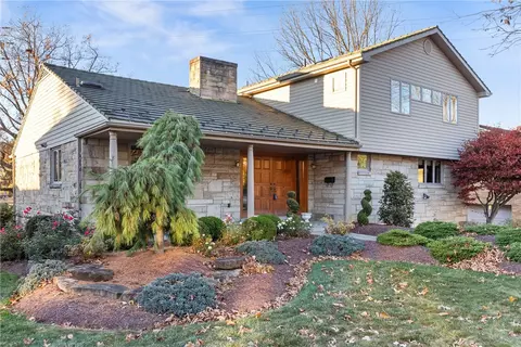 1142 Arrowood Dr, Pittsburgh, PA 15243
