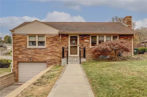 4795 Sherwood Dr, Pittsburgh, PA 15236