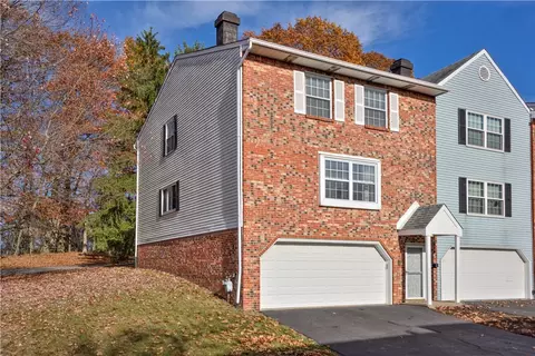 1403 Magnolia Ct, Bethel Park, PA 15102