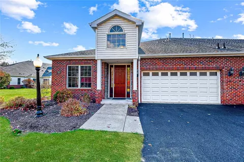 1104 Union Ct, Valencia, PA 16059
