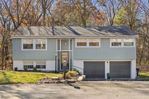 3000 Vermeer Dr, Allison Park, PA 15101