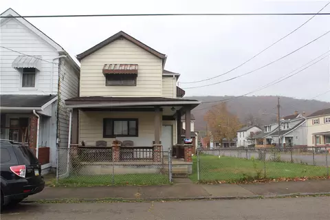 1704 4th Ave, Beaver Falls, PA 15010