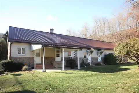 497 Pike Run Dr, Daisytown, PA 15427