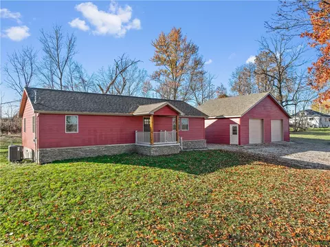 1508 E Laurel Cir, Mount Pleasant, PA 15666
