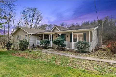 68 Zediker Station Rd, Washington, PA 15301