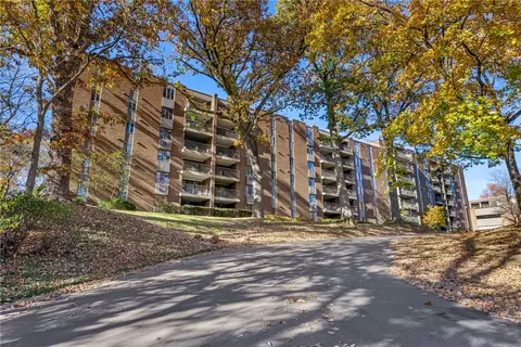 201 Grant St #208, Sewickley, PA 15143