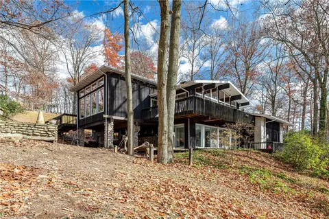 136 Pine Ridge Dr, Chicora, PA 16025