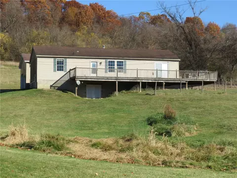 575 Moore Rd, Washington, PA 15301