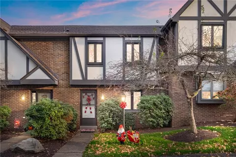 302 Olde Ingomar Ct, Pittsburgh, PA 15237
