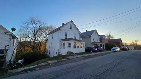 112 Cherry St, Punxsutawney, PA 15767