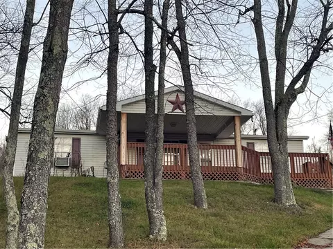 554 Waynesburg Rd, Washington, PA 15301