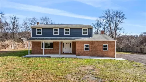 381 Wilson Rd, Clinton, PA 15026
