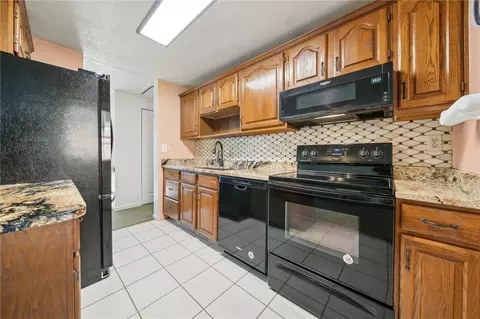 Kitchen - 1828 Ivanhoe Dr, Irwin, PA 15642 photo 1 of 4