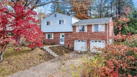 2724 Sapling St, Allison Park, PA 15101