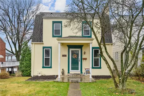 1530 Windcrest Dr, Pittsburgh, PA 15206