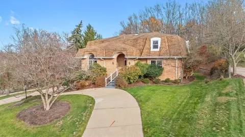 2370 Westgate Dr, Pittsburgh, PA 15237