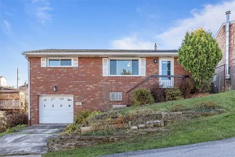 1209 Earlham, Pittsburgh, PA 15205