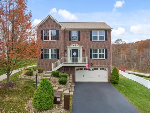 137 Broadstone Dr, Mars, PA 16046
