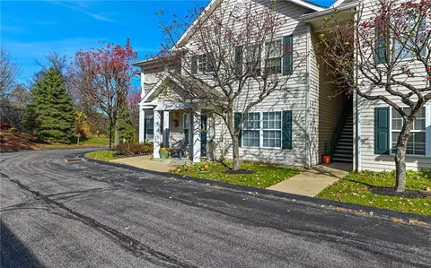 1204 Lenox Dr, Bethel Park, PA 15102