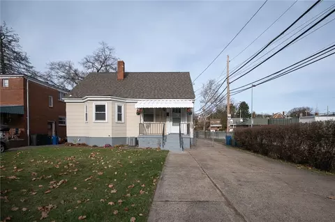 2000 Stonelea St, Pittsburgh, PA 15212