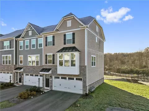 218 Crescent Pl, South Park, PA 15129