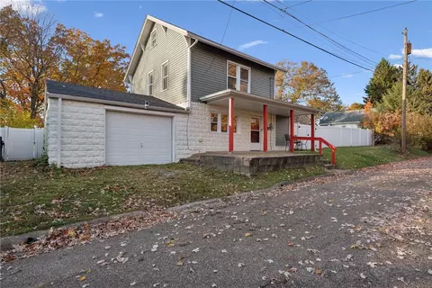 301 Home St, New Kensington, PA 15068