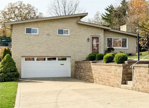 542 Florence Dr, Bethel Park, PA 15102