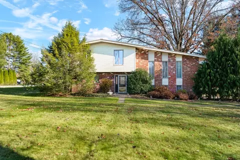 424 Overbrook Rd, Valencia, PA 16059