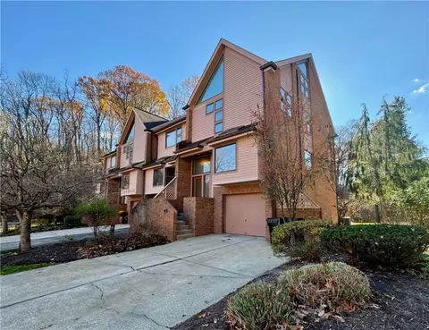 1300 Towne Ct, Allison Park, PA 15101