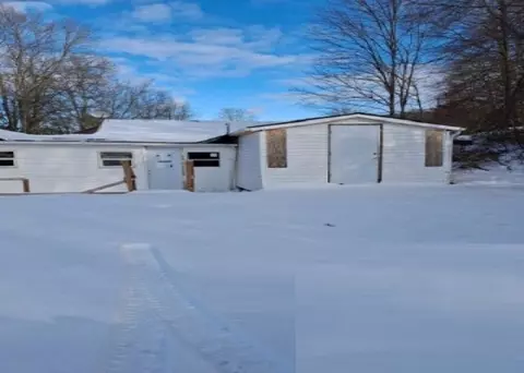 135 Jamison St, Petrolia, PA 16050