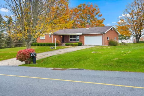196 Highpoint Dr, Somerset, PA 15501