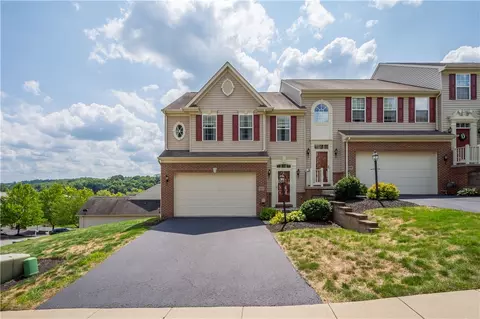 221 Maple Ridge Dr, Canonsburg, PA 15317