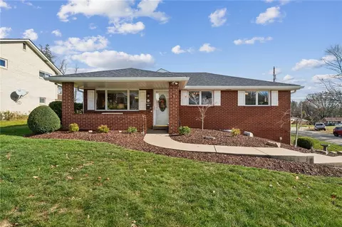 471 Niagara Dr, Irwin, PA 15642