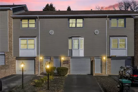 7 Marigold Ln, Washington, PA 15301