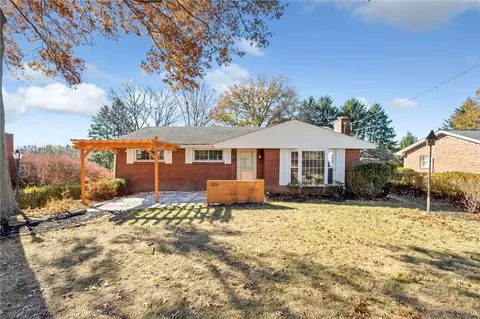 306 Mccaffrey Dr, Coraopolis, PA 15108