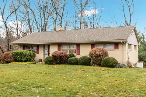 629 Ravencrest Rd, Pittsburgh, PA 15215