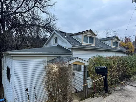 403 E Willock Rd, Pittsburgh, PA 15227
