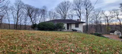 53 Circle Dr, Burgettstown, PA 15021