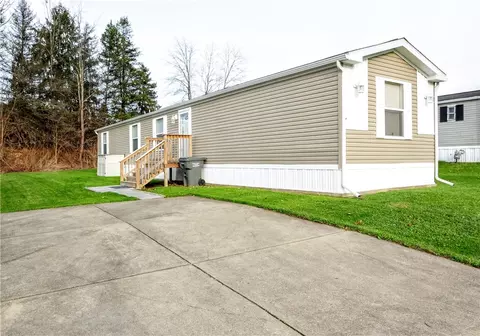 7 Hemlock Dr, Beaver Falls, PA 15010
