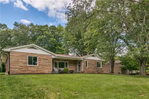 126 White Oak Dr, Butler, PA 16001