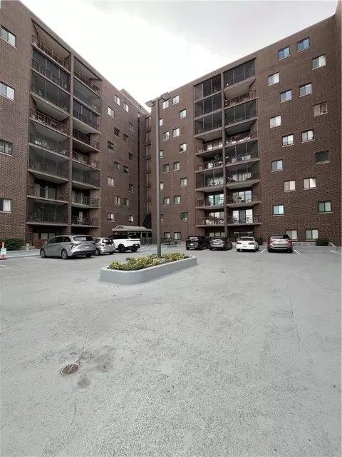 5600 Munhall Rd #216, Pittsburgh, PA 15217