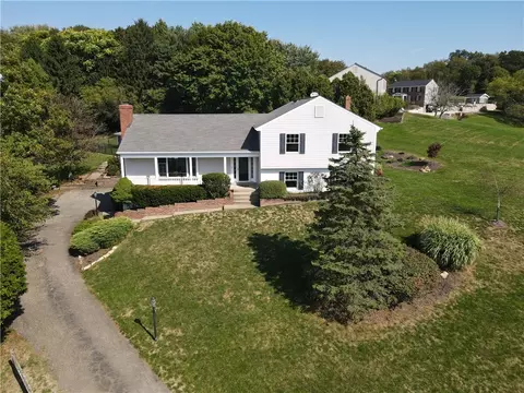 31 Canter Dr, Sewickley, PA 15143