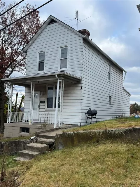 906 2nd St, Monessen, PA 15062