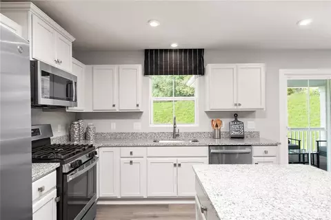 106 Olivia Dr, Monaca, PA 15061 photo 5