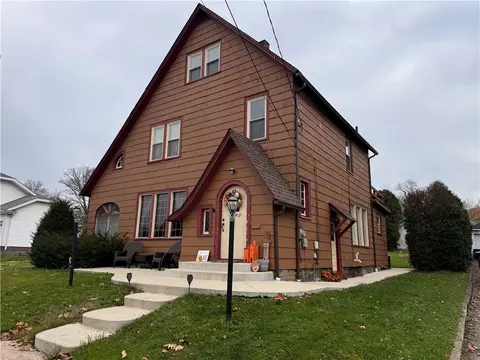 49 S Myers Ave, Sharon, PA 16146