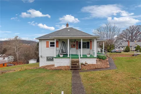 139 W Virginia Ave, Vandergrift, PA 15690
