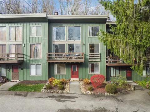 62 Valleyview Dr, Hidden Valley, PA 15502