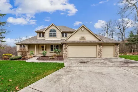 2334 S Ridge Dr, Hidden Valley, PA 15502
